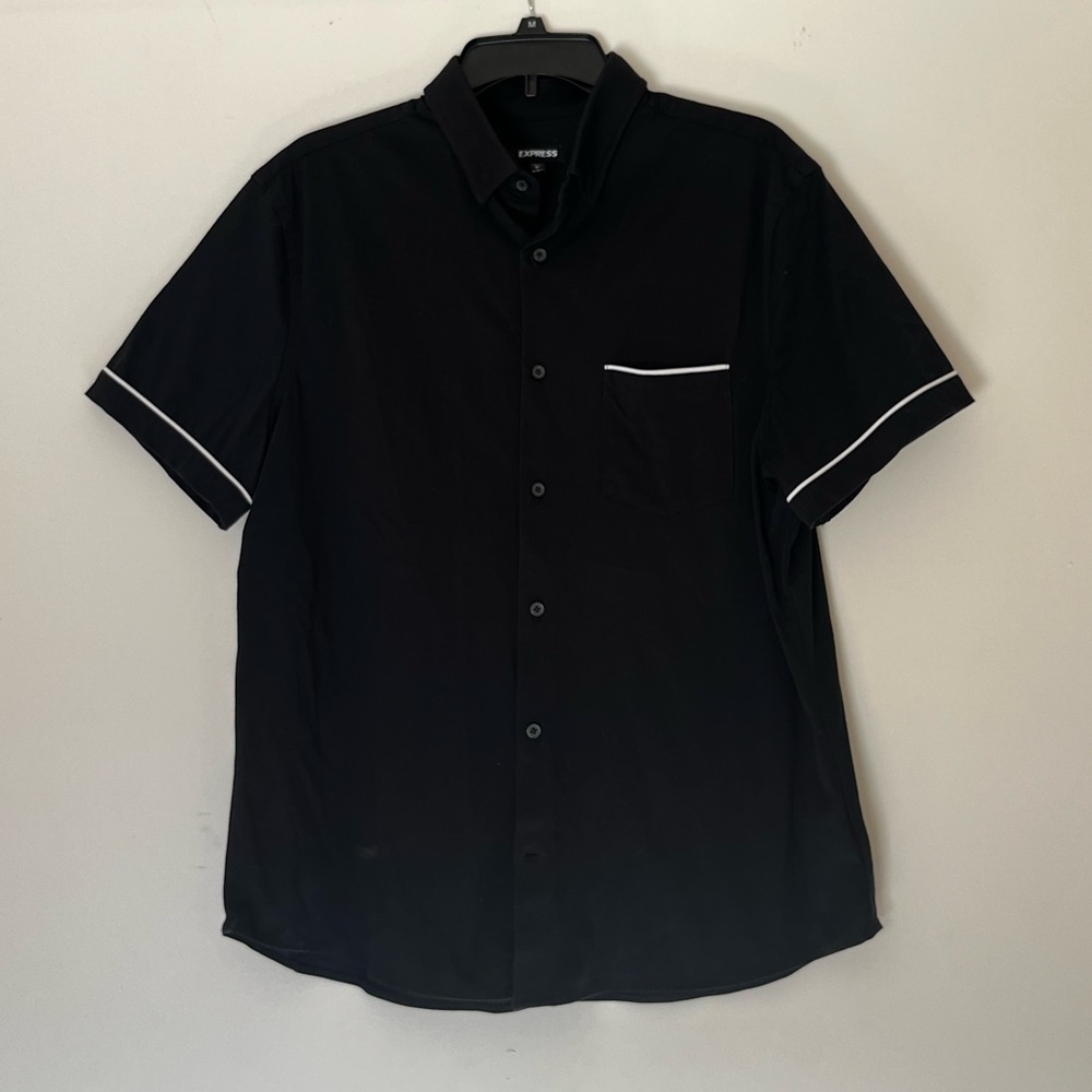 Men’s express short sleeve button down shirt